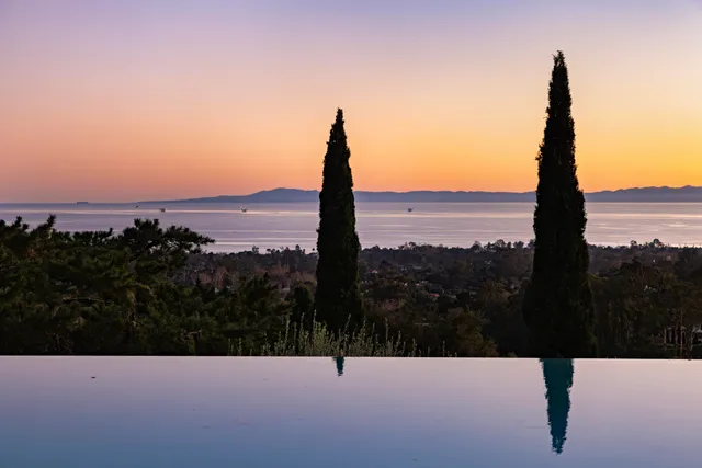 a view of outdoor space with yard