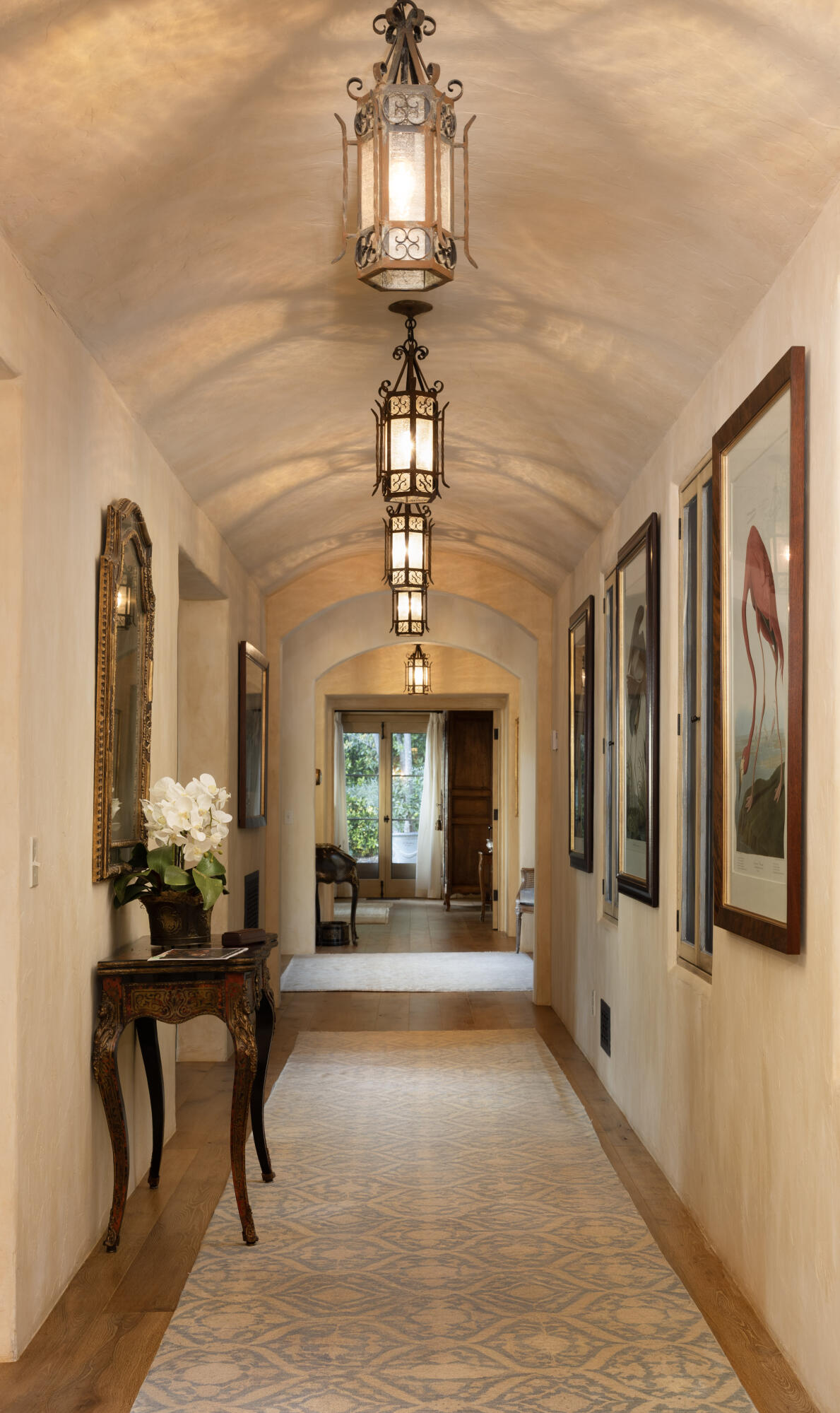 965 Brooktree Road Montecito, CA 93108 - Photo 22 of 26 a lobby room with furniture and windows