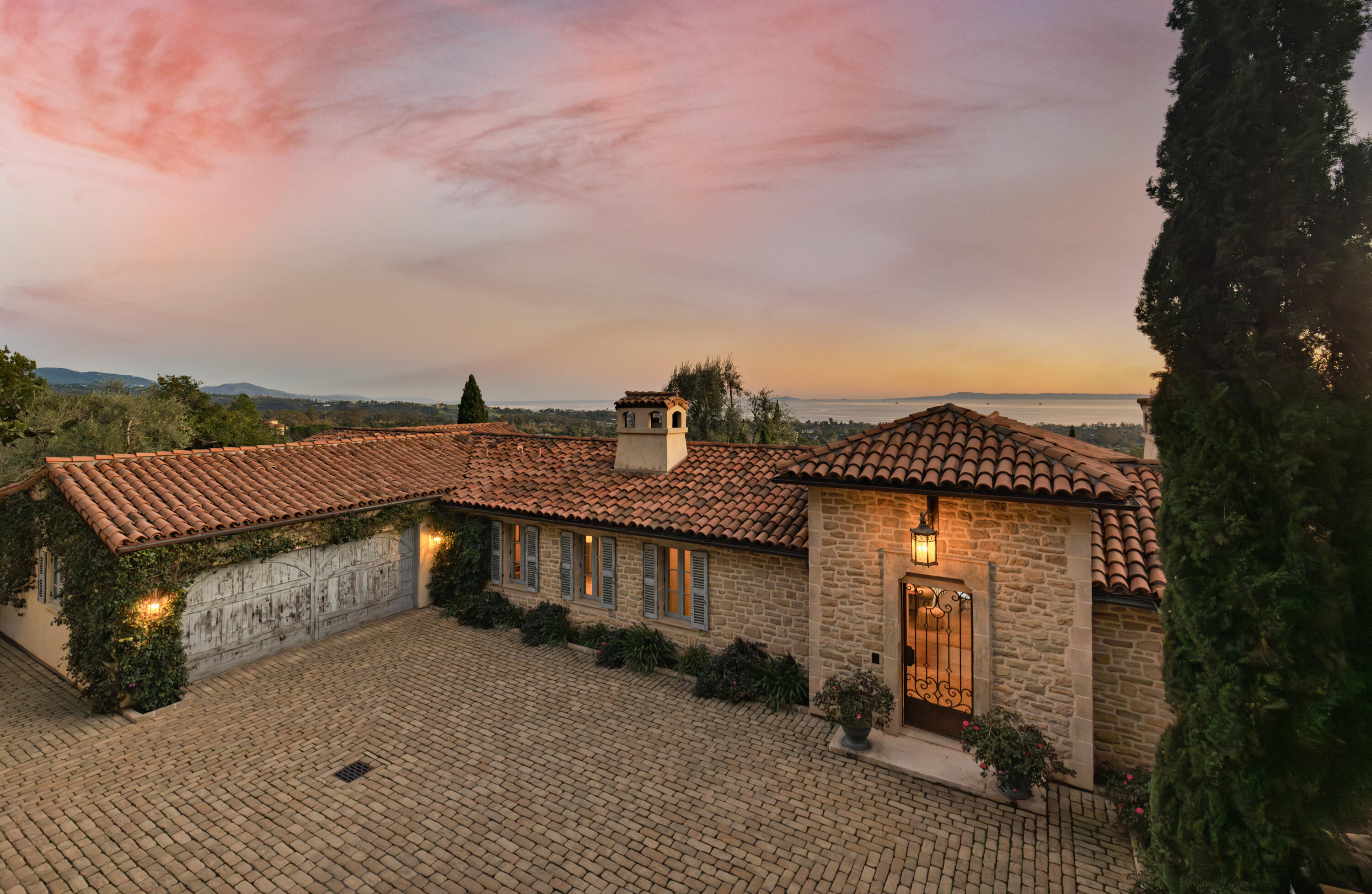 965 Brooktree Road Montecito, CA 93108 - Photo 4 of 26 a view of a terrace with sitting area