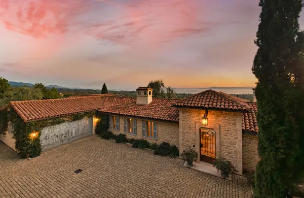 a view of a terrace with sitting area