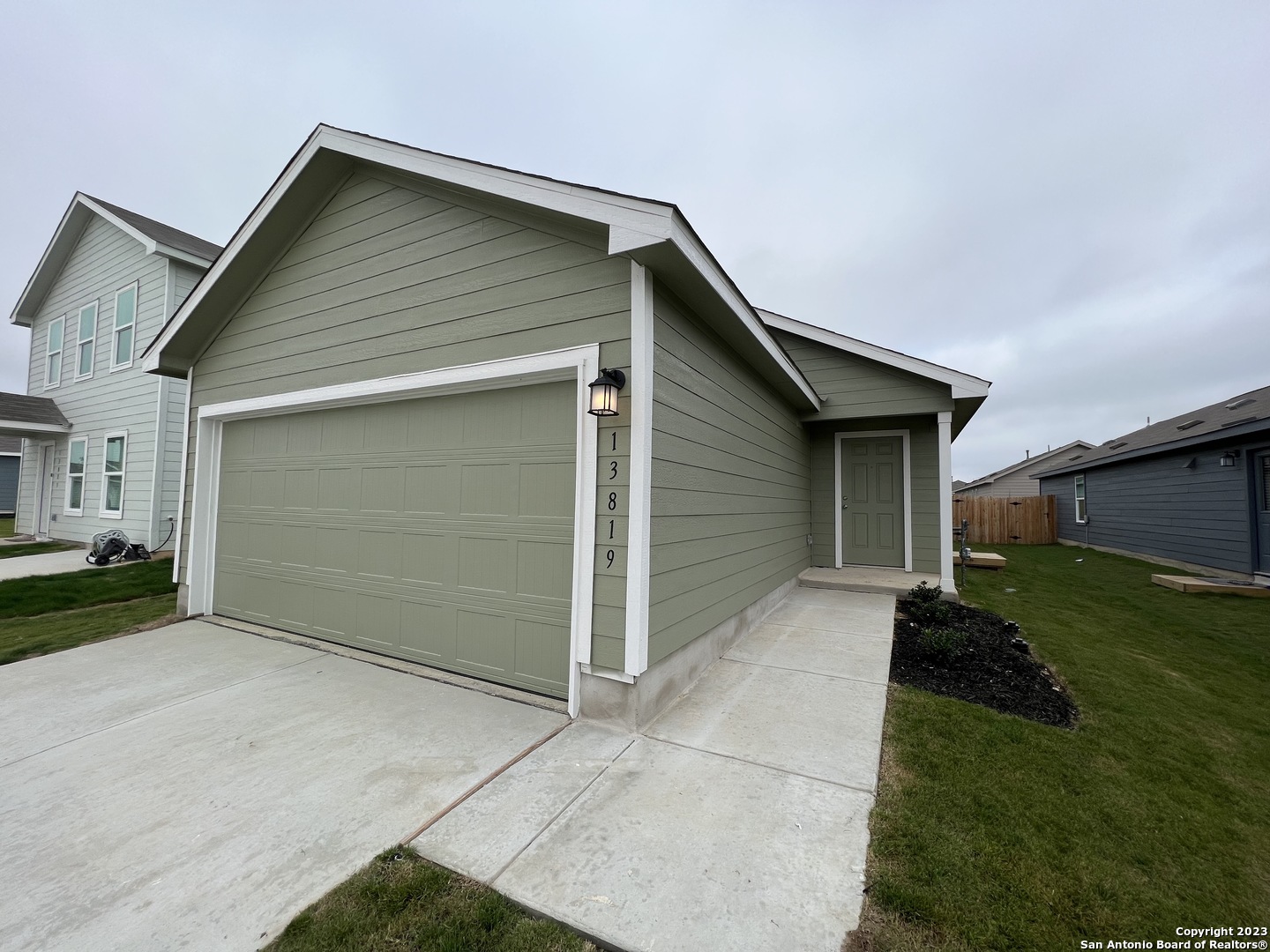 13819 Llama Place San Antonio, TX 78252 - Photo 6 of 37