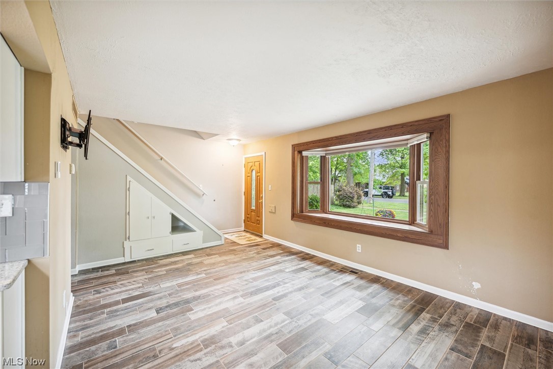 23914 Knickerbocker Road Bay Village, OH 44140 - Photo 9 of 33 Gallery Image 9