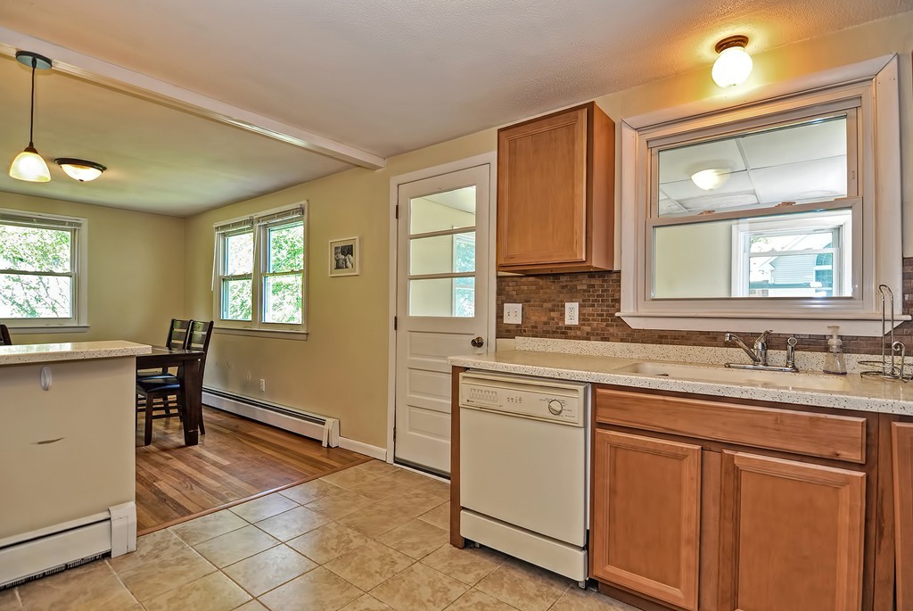 82 Woodruff Road Clinton, MA 01510 - Photo 5 of 25 Gallery Image 5