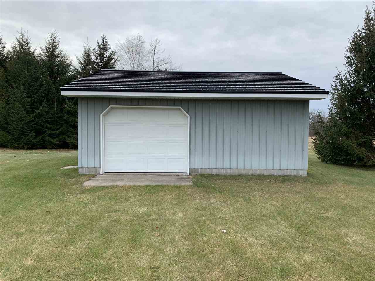 4488 South Schrieber Road Hemlock, MI 48626 - Photo 7 of 43