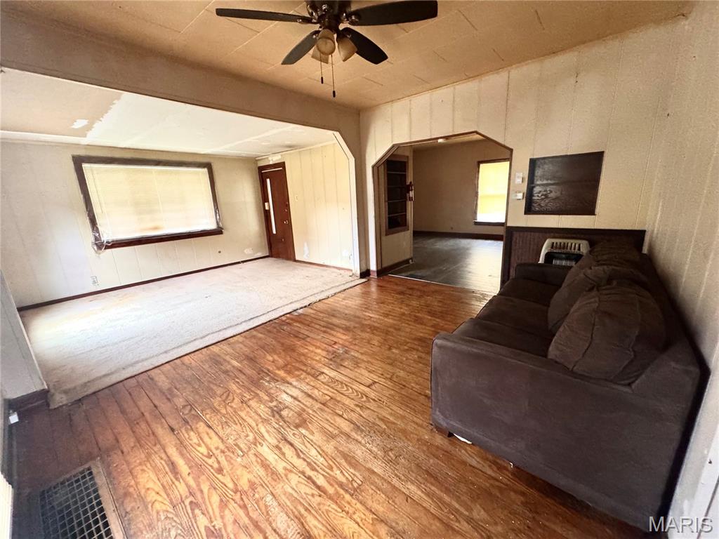 233 Springfield Road Hillsboro, IL 62049 - Photo 5 of 15