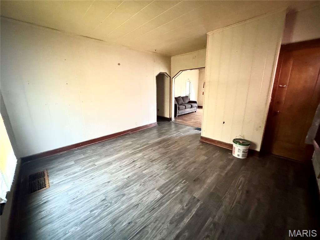 233 Springfield Road Hillsboro, IL 62049 - Photo 7 of 15