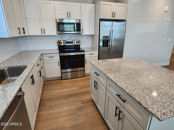 $3,000 | 15510 North La Cometa Avenue, Unit B4, Surprise, AZ 85374