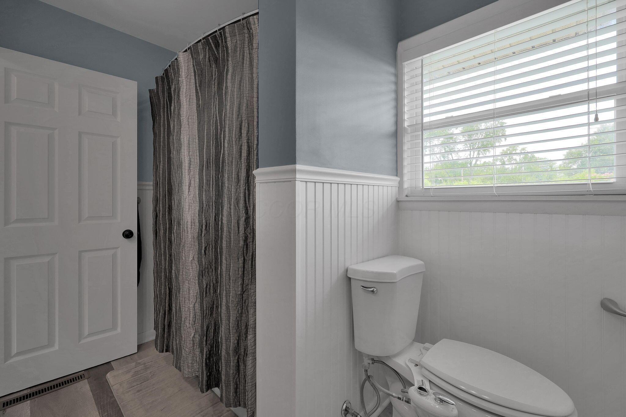 922 Afton Road Columbus, OH 43221 - Photo 27 of 54 Full Bath