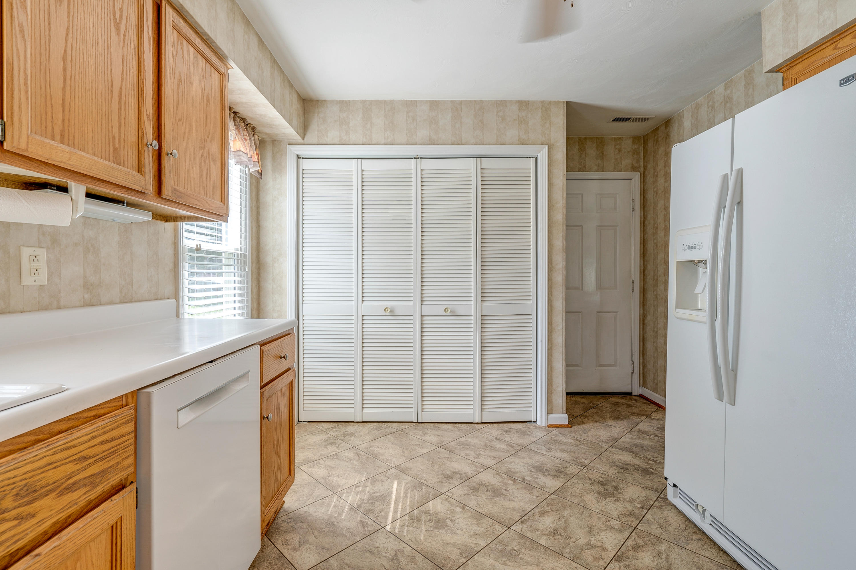 5321 Huntridge Road Roanoke, VA 24012 - Photo 13 of 32 DSC00051-2_2-2_3-2_4-2_5-2