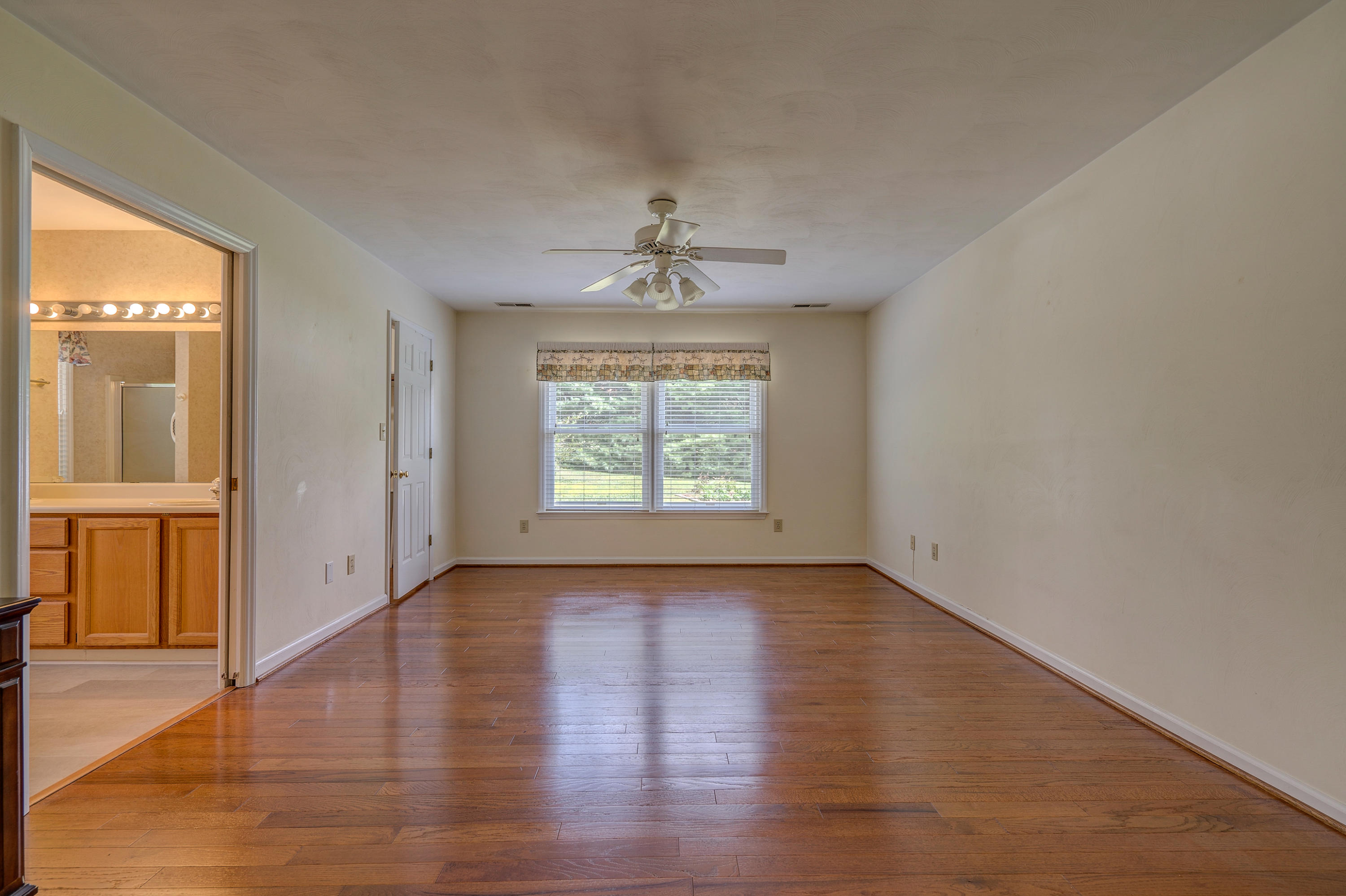 5321 Huntridge Road Roanoke, VA 24012 - Photo 21 of 32 DSC00111-2_2-2_3-2_4-2_5-2