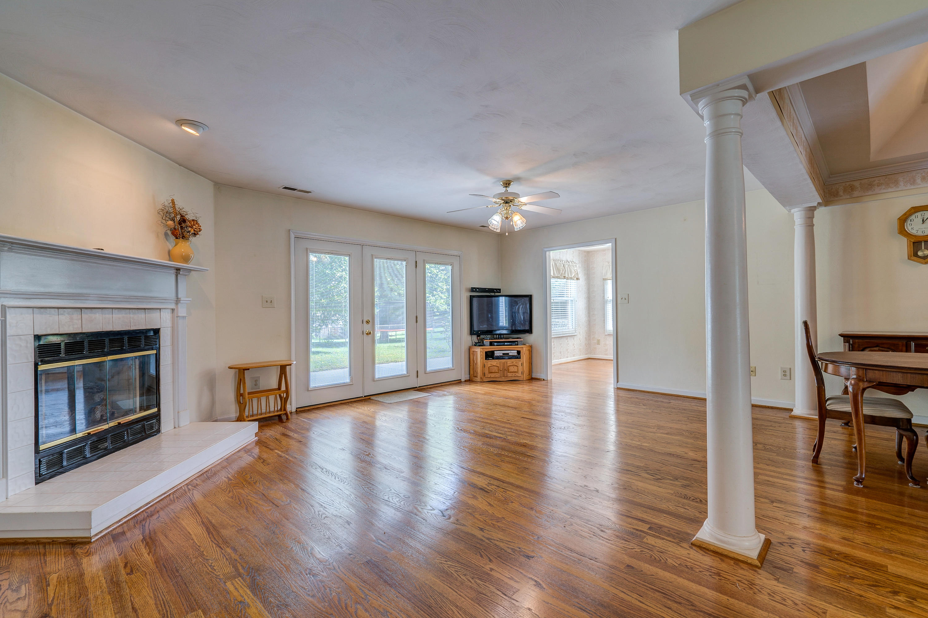 5321 Huntridge Road Roanoke, VA 24012 - Photo 5 of 32 DSC00011-2_2-2_3-2_4-2_5-2