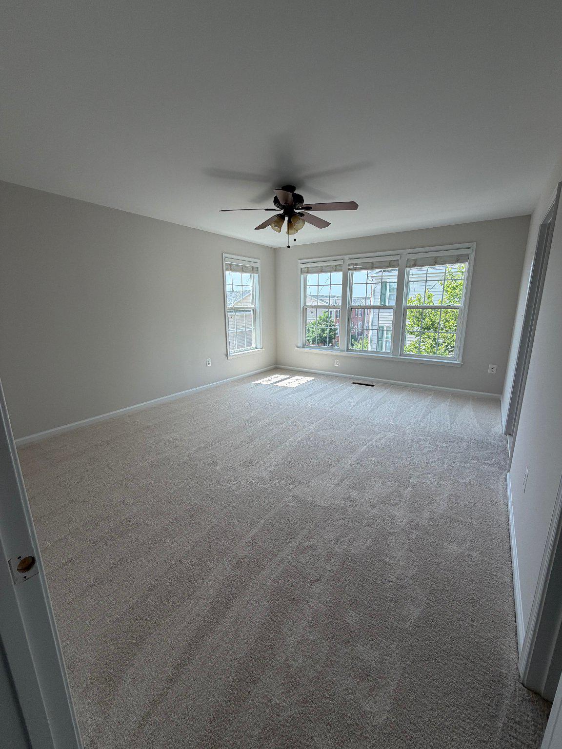42724 Redpath Terrace Ashburn, VA 20147 - Photo 6 of 14 Owner's bedroom