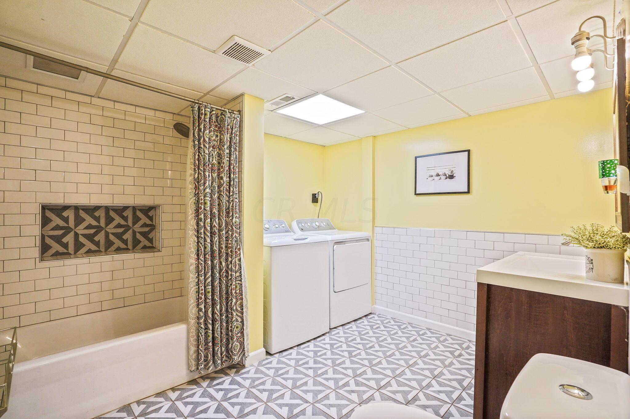 8661 Croton Road Johnstown, OH 43031 - Photo 16 of 23 Completely remodeled bath/laundry