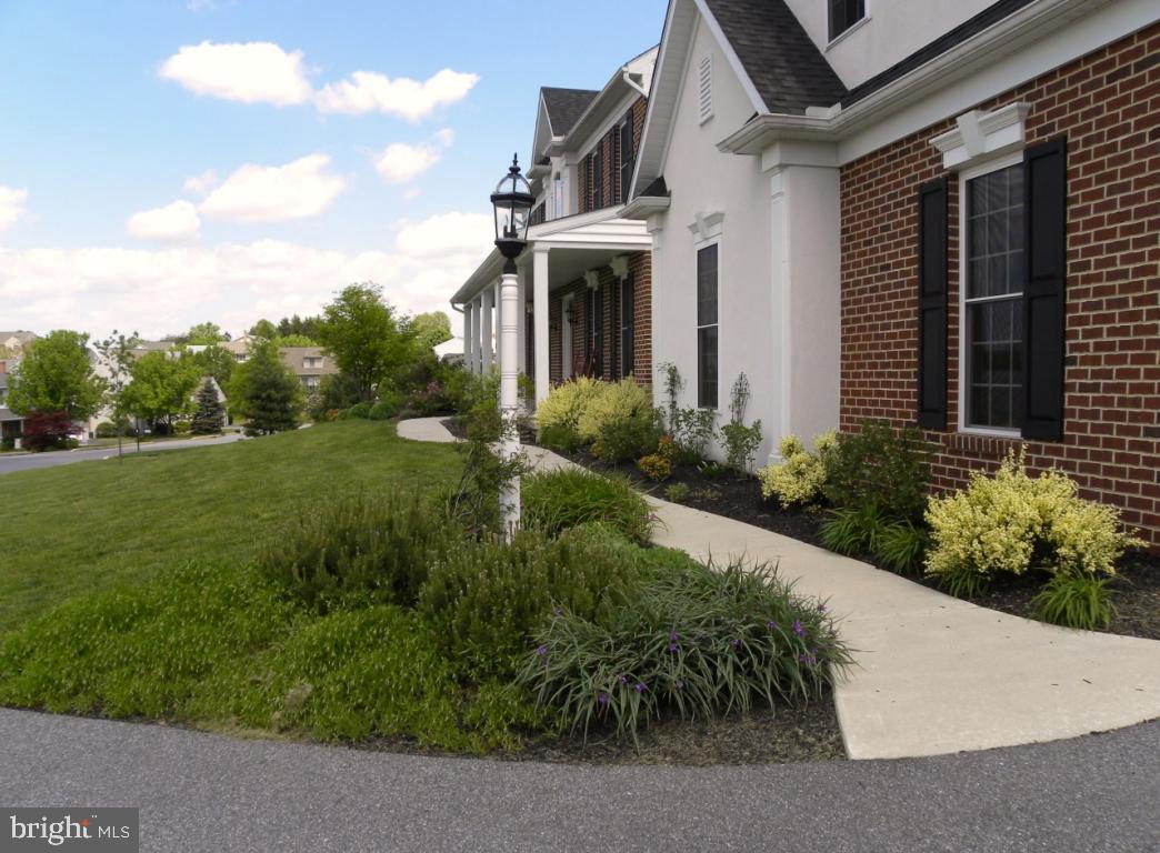 25 Brian Drive Lititz, PA 17543 - Photo 2 of 38 Gallery Image 2