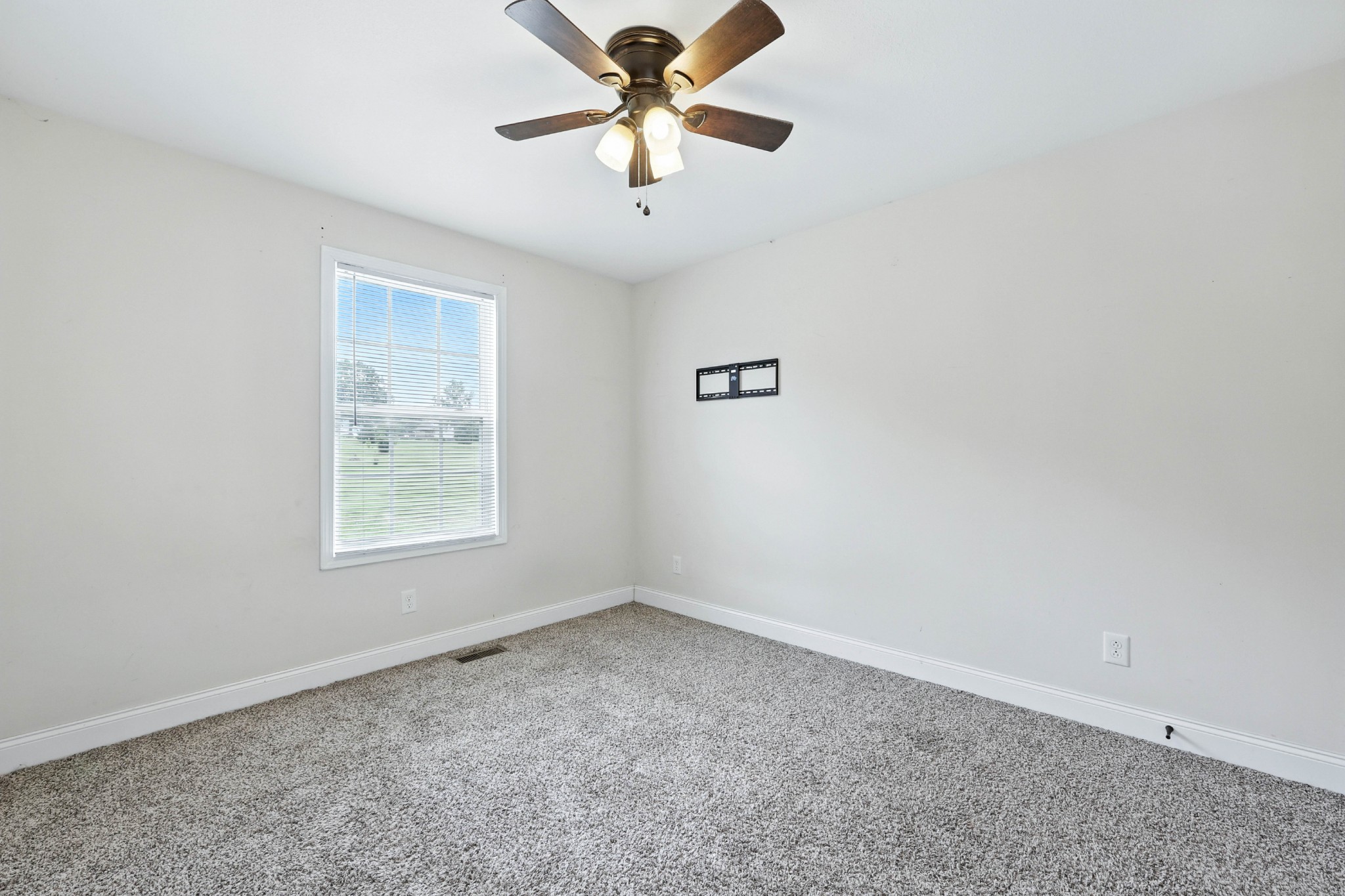 413 Martin Road Clarksville, TN 37042 - Photo 13 of 24 Gallery Image 13