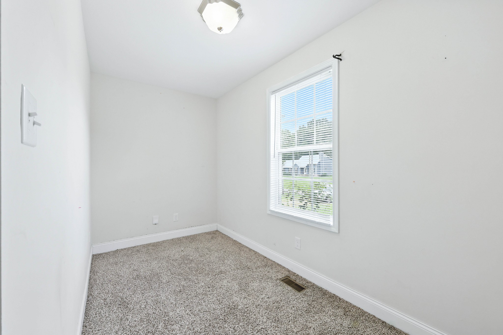 413 Martin Road Clarksville, TN 37042 - Photo 15 of 24 Gallery Image 15