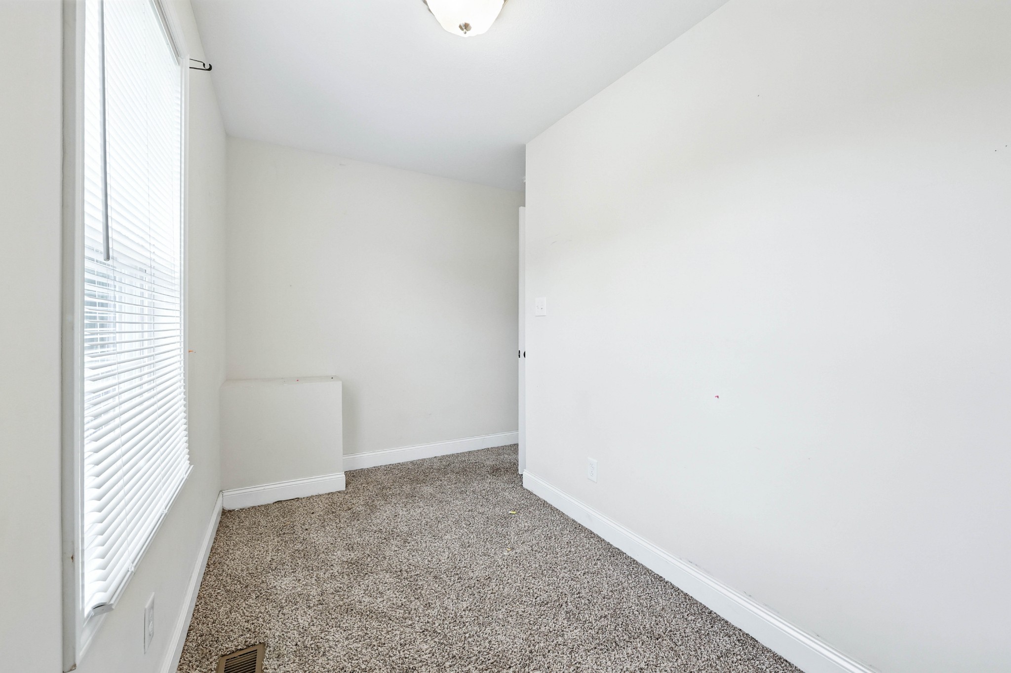 413 Martin Road Clarksville, TN 37042 - Photo 16 of 24 Gallery Image 16