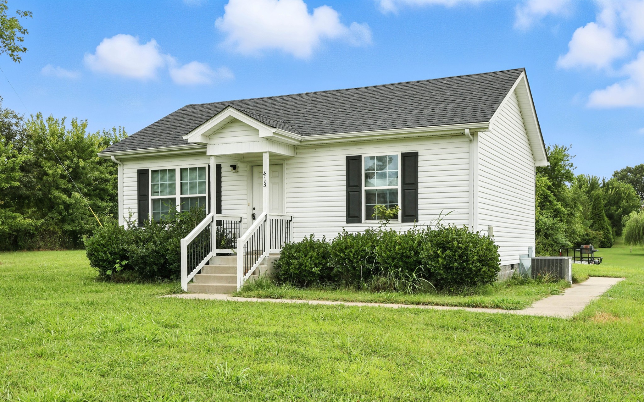 413 Martin Road Clarksville, TN 37042 - Photo 3 of 24 Gallery Image 3
