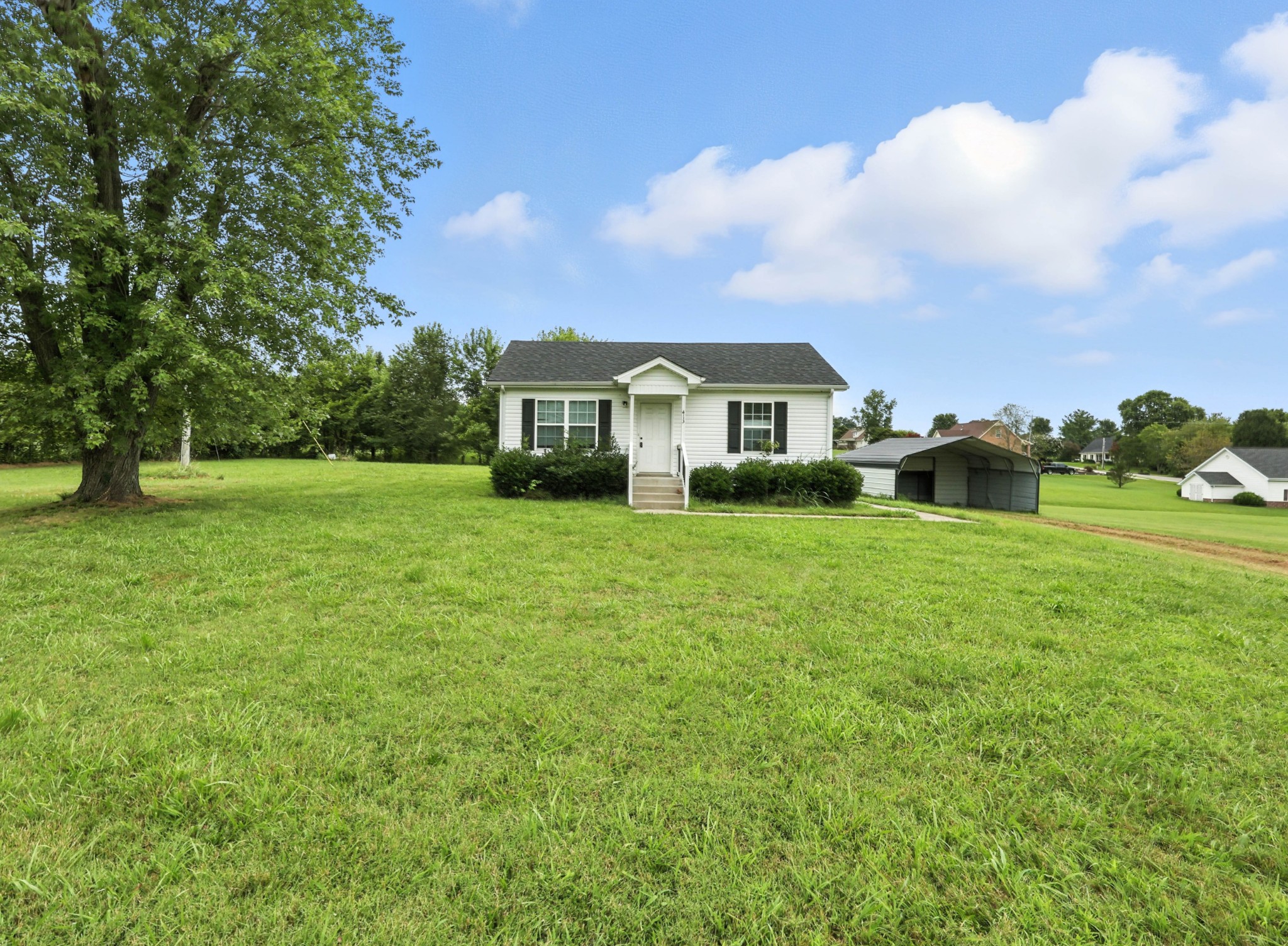 413 Martin Road Clarksville, TN 37042 - Photo 4 of 24 Gallery Image 4
