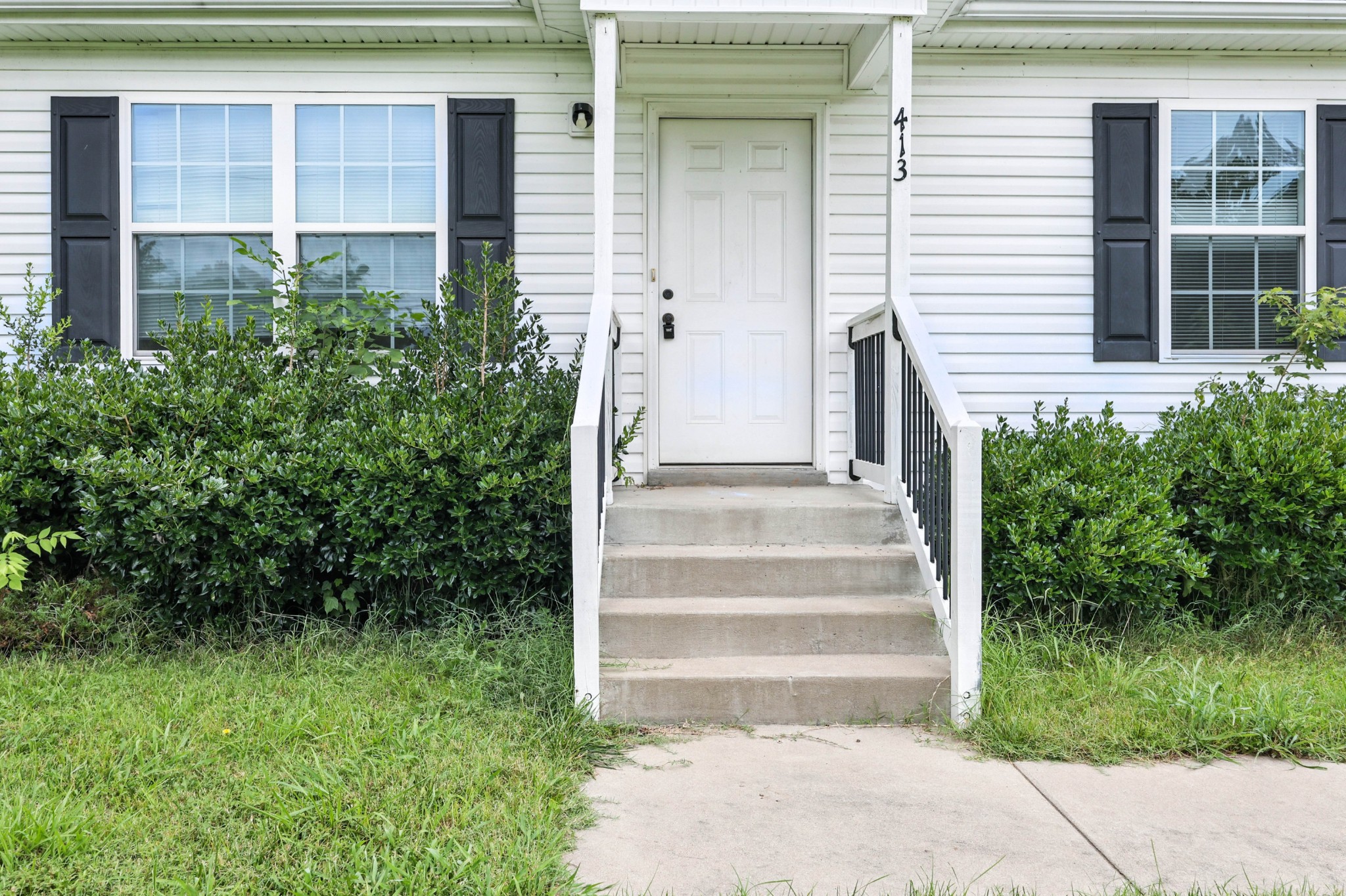 413 Martin Road Clarksville, TN 37042 - Photo 5 of 24 Gallery Image 5