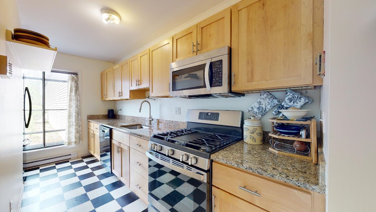 355 Locust Hill Road Shelburne, VT 05482 - Photo 3 of 19 Gallery Image 3