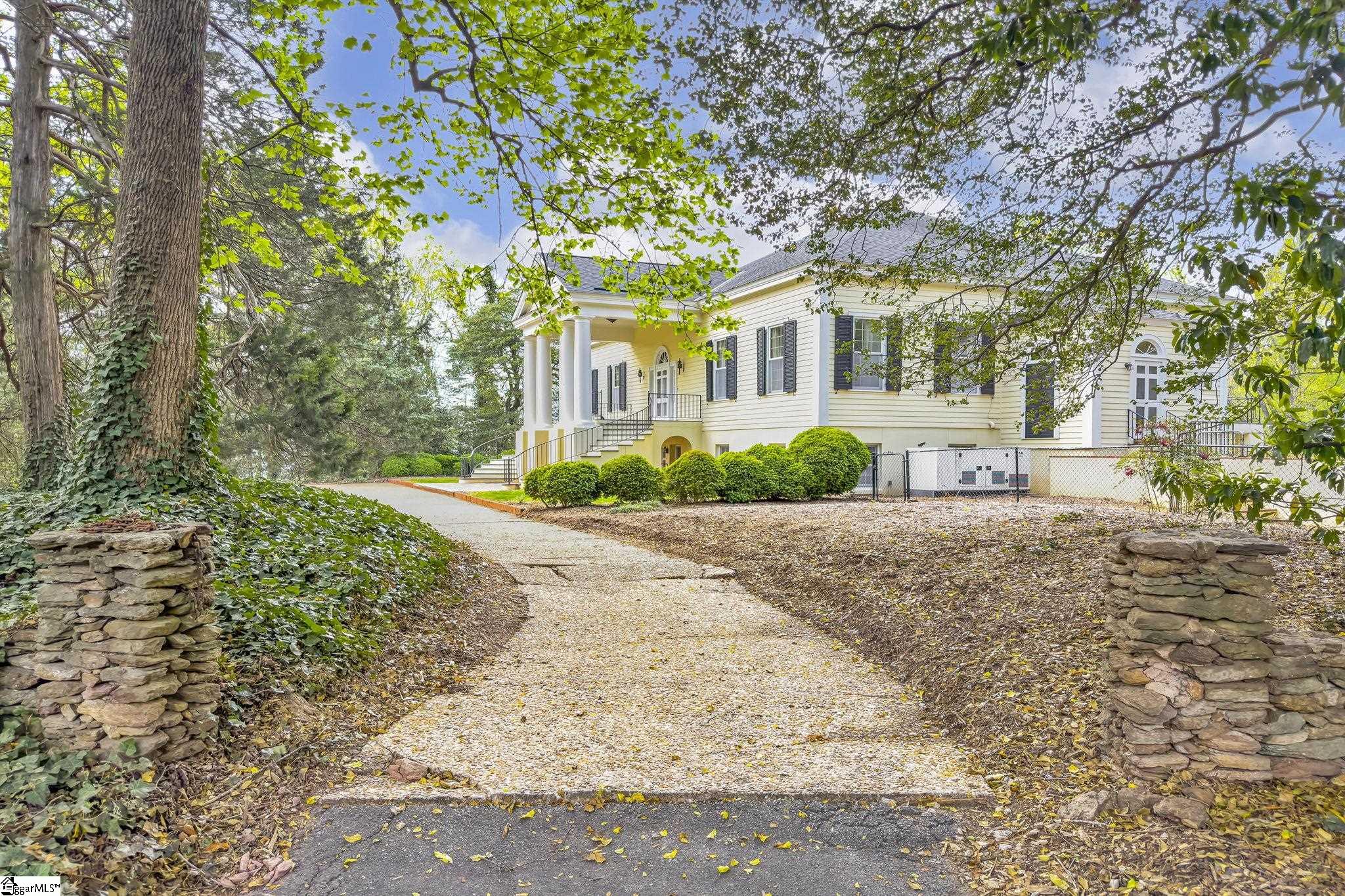 644 Altamont Road Greenville, SC 29609 - Photo 4 of 49