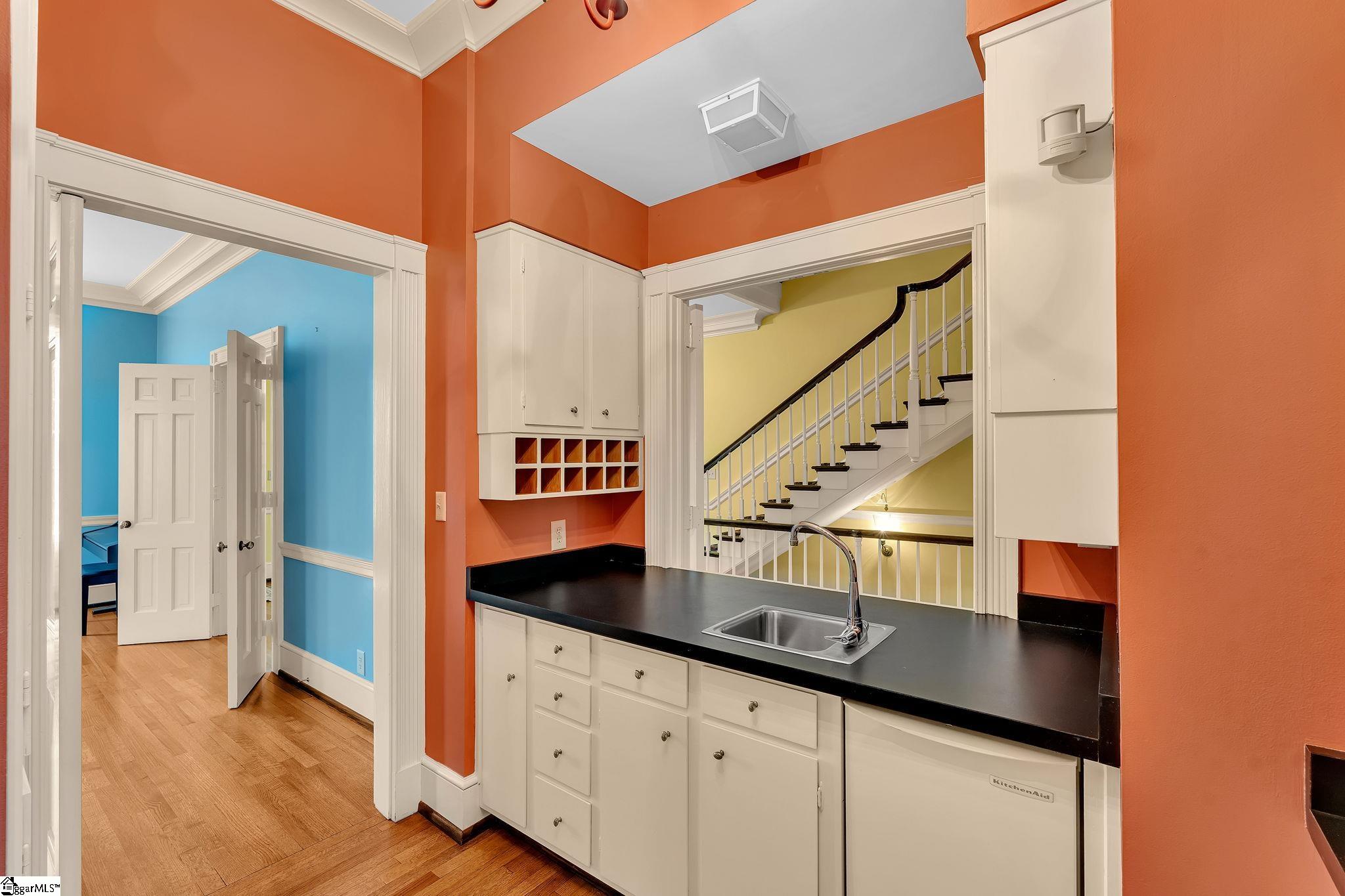 644 Altamont Road Greenville, SC 29609 - Photo 9 of 49