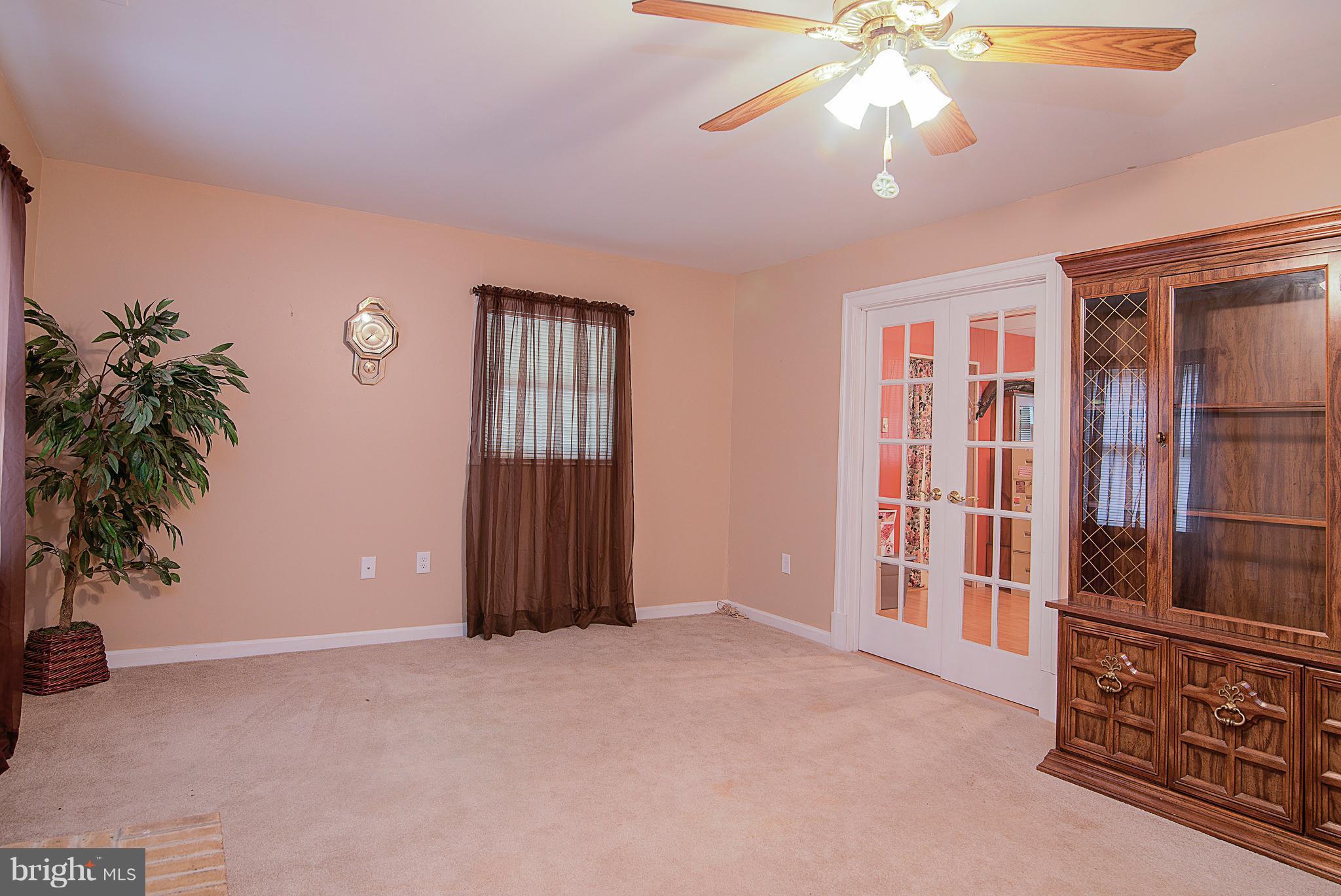 16055 Round Hill Road King George, VA 22485 - Photo 21 of 30 Family Room