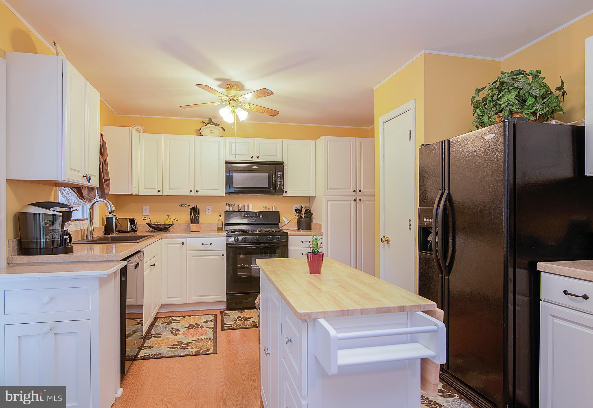 16055 Round Hill Road King George, VA 22485 - Photo 9 of 30 Kitchen