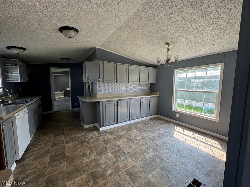 3583 Austin Road, Unit 138 Geneva, OH 44041 - Photo 5 of 6