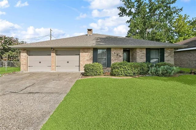 $299,000 | 192 Lakewood Drive, Luling, LA 70070