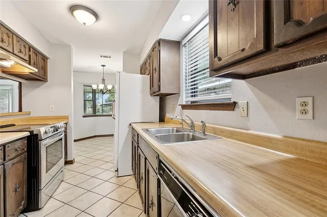 $299,000 | 192 Lakewood Drive, Luling, LA 70070