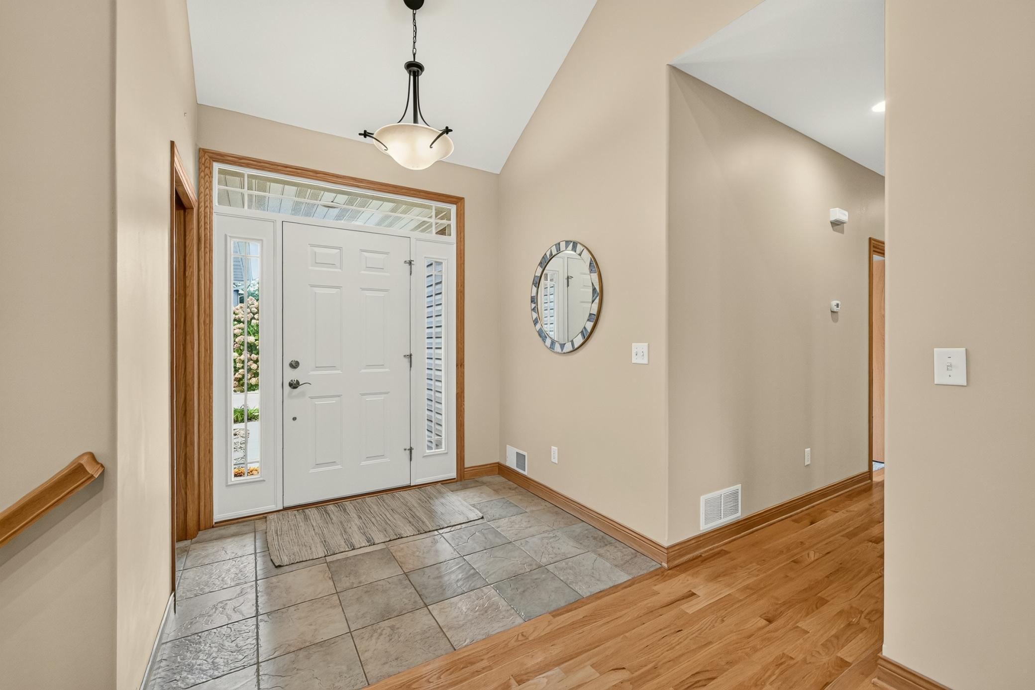 5048 Scenic View Drive Southwest Rochester, MN 55902 - Photo 2 of 29 Gallery Image 2