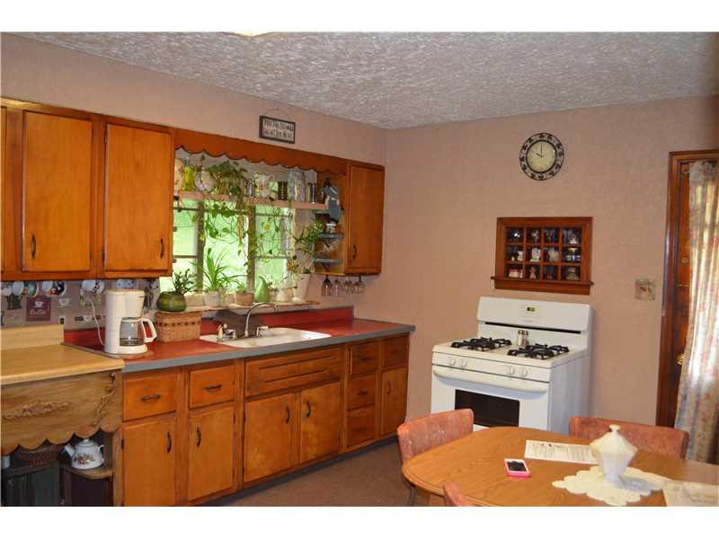 117 2nd Street Butler, PA 16001 - Photo 8 of 25 Kitchen.