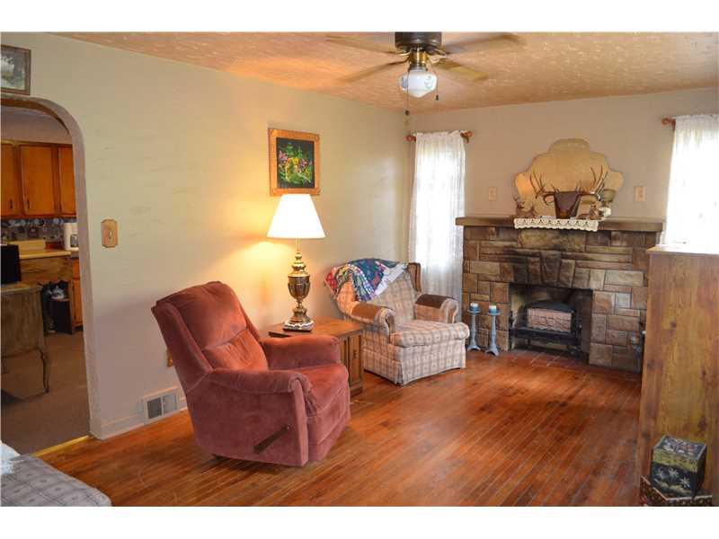 117 2nd Street Butler, PA 16001 - Photo 9 of 25 Living Room.