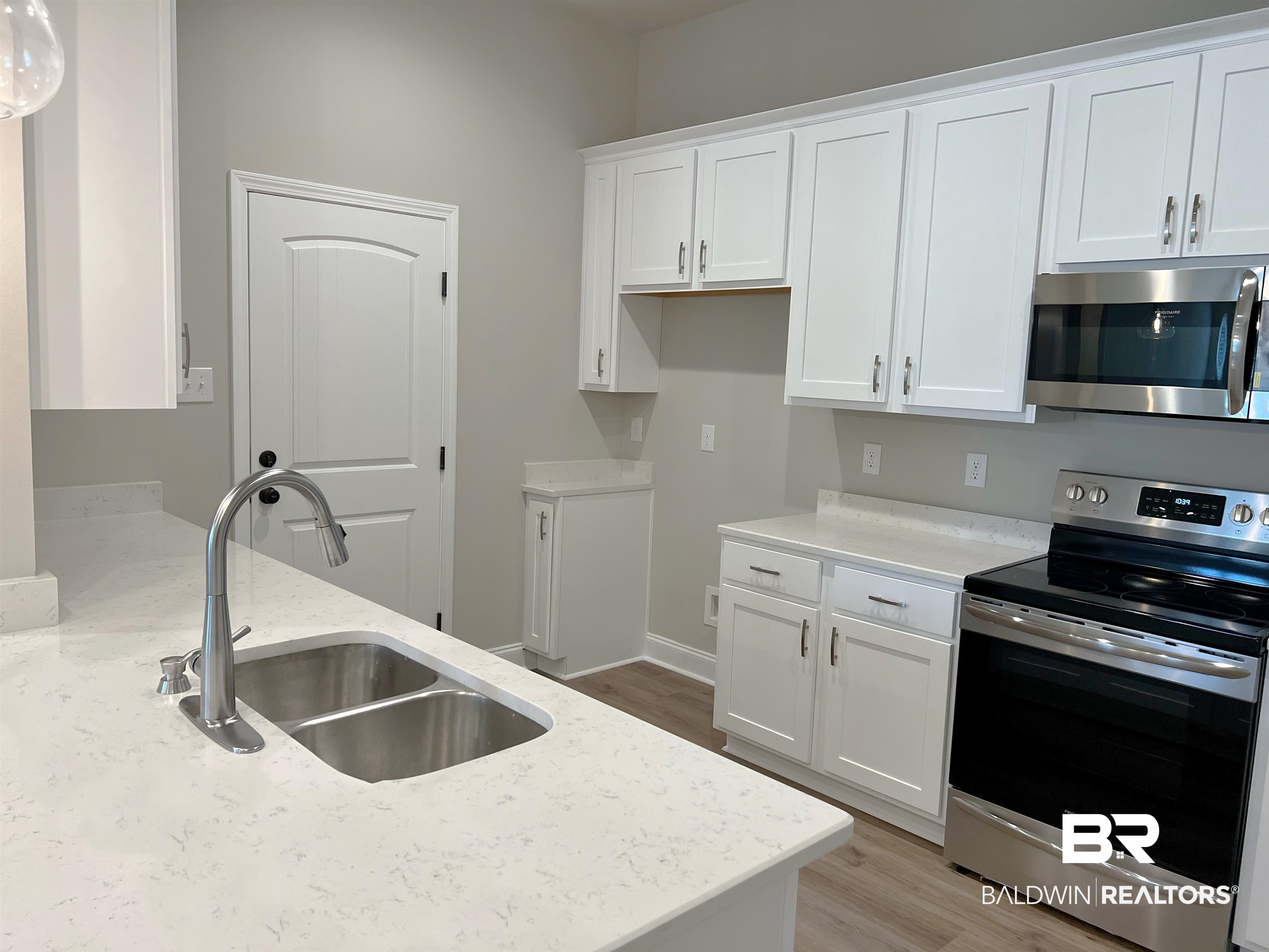 942 Gibson Court Foley, AL 36535 - Photo 3 of 8
