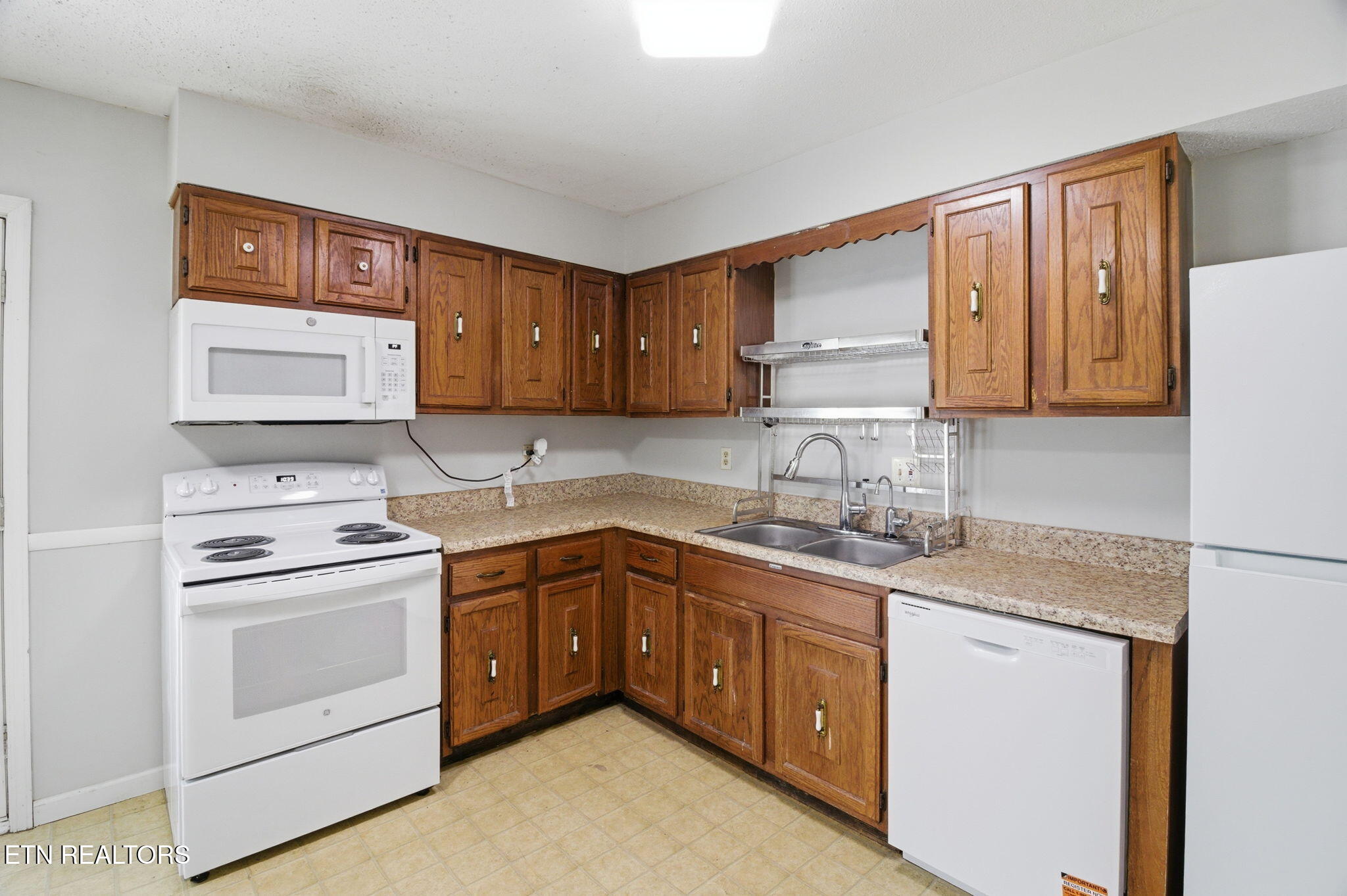 3420 Wexgate Road Knoxville, TN 37931 - Photo 12 of 41 27-web-or-mls-DZ3A1525
