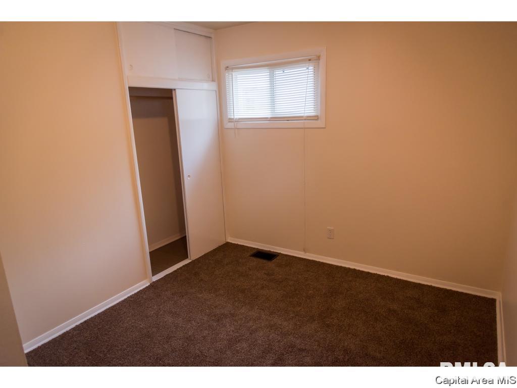 3216 Saxony Road Springfield, IL 62703 - Photo 11 of 24