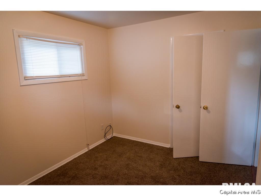 3216 Saxony Road Springfield, IL 62703 - Photo 13 of 24