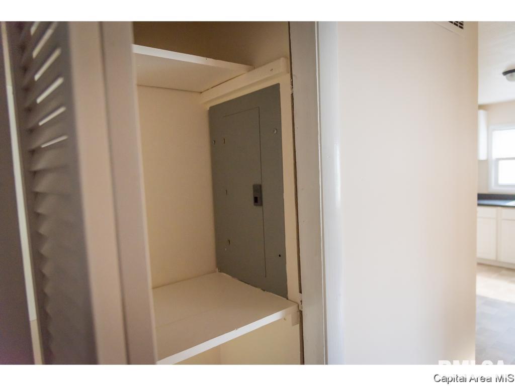 3216 Saxony Road Springfield, IL 62703 - Photo 15 of 24