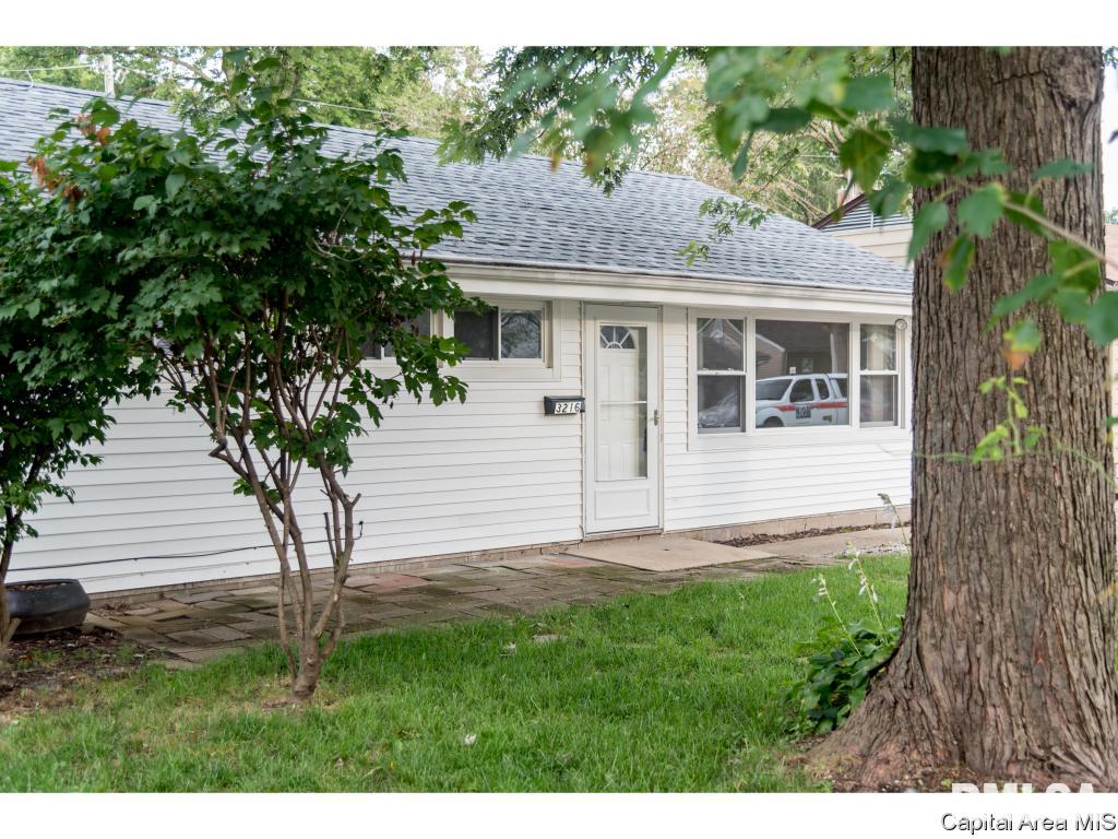 3216 Saxony Road Springfield, IL 62703 - Photo 2 of 24
