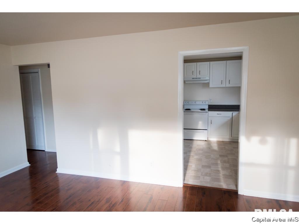3216 Saxony Road Springfield, IL 62703 - Photo 4 of 24