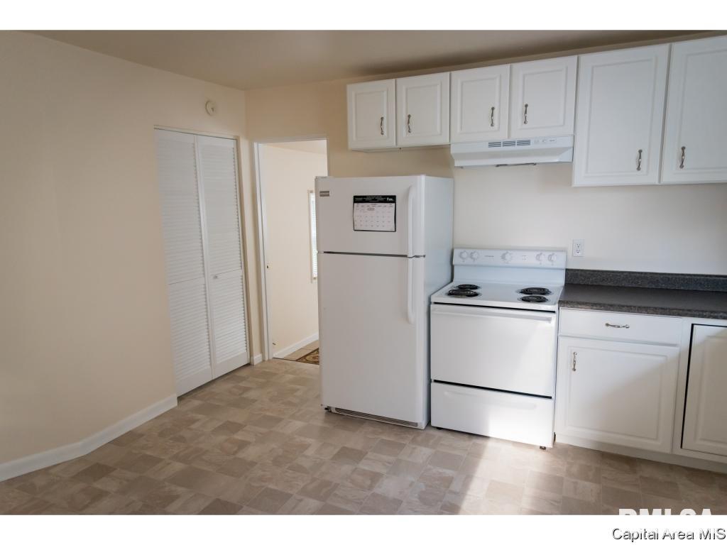 3216 Saxony Road Springfield, IL 62703 - Photo 6 of 24