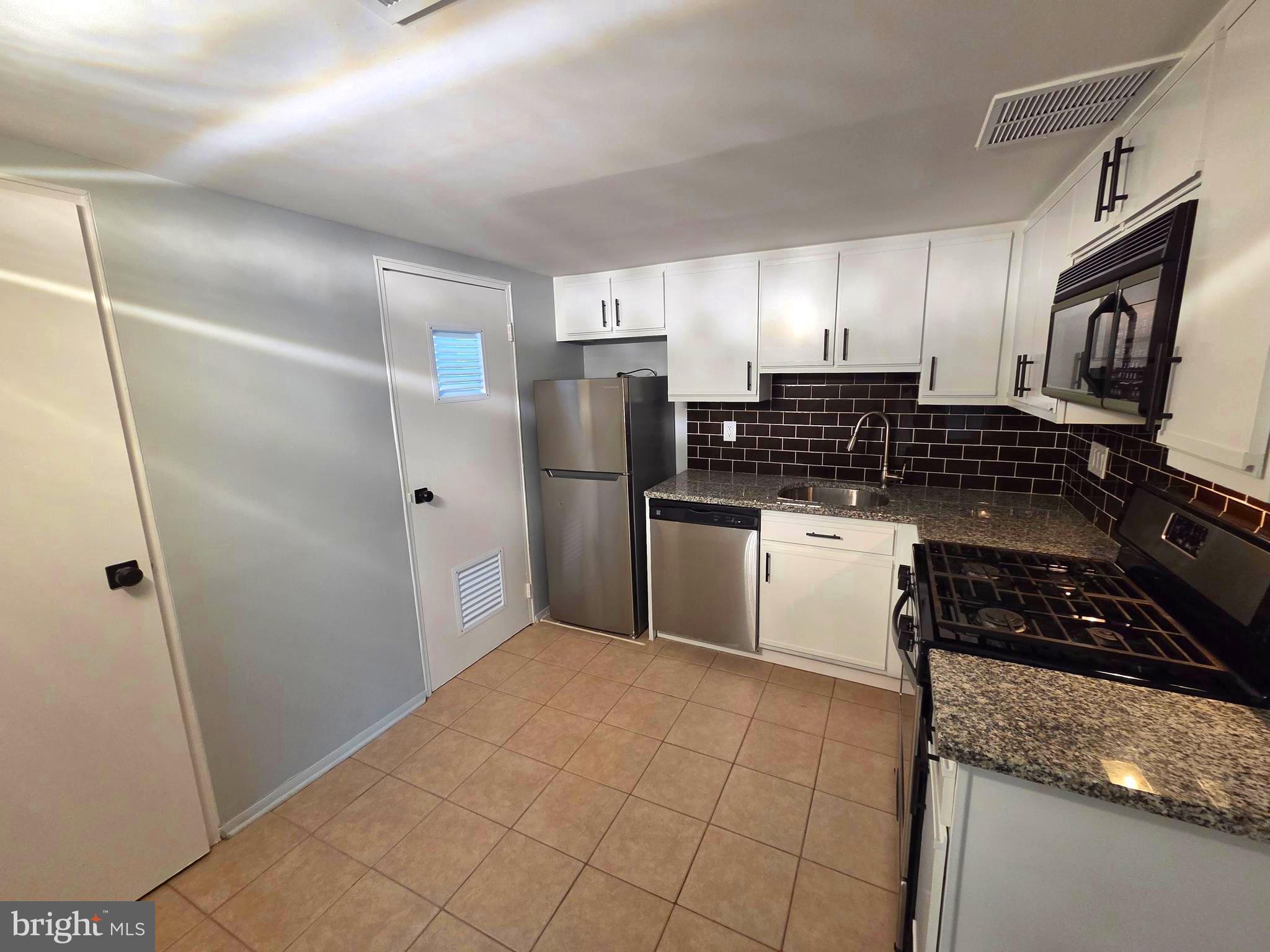 441 Tomlinson Road, Unit F12 Philadelphia, PA 19116 - Photo 4 of 26