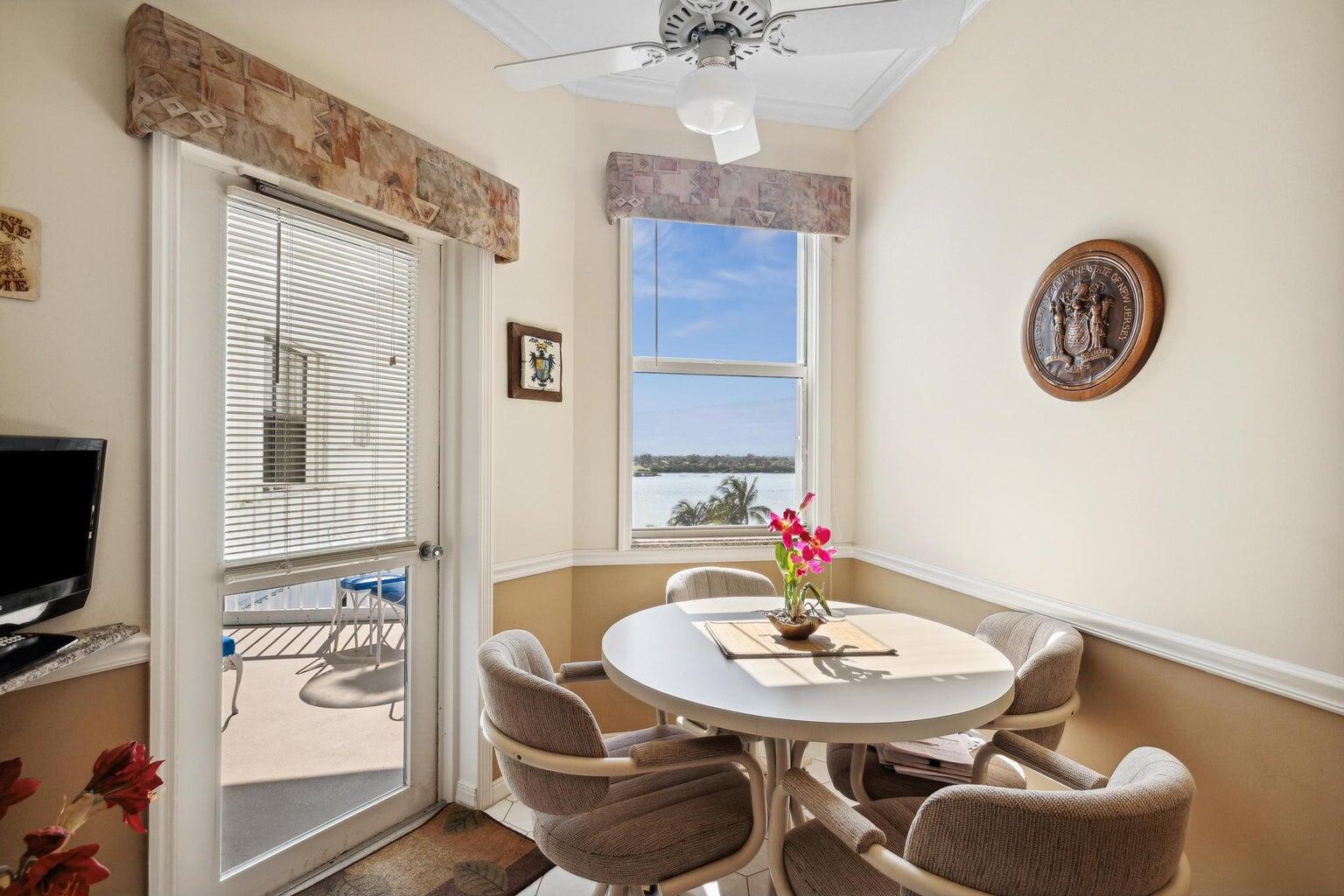 2860 South Ocean Boulevard, Unit 602 Palm Beach, FL 33480 - Photo 4 of 11 lapalma602breakfastnook