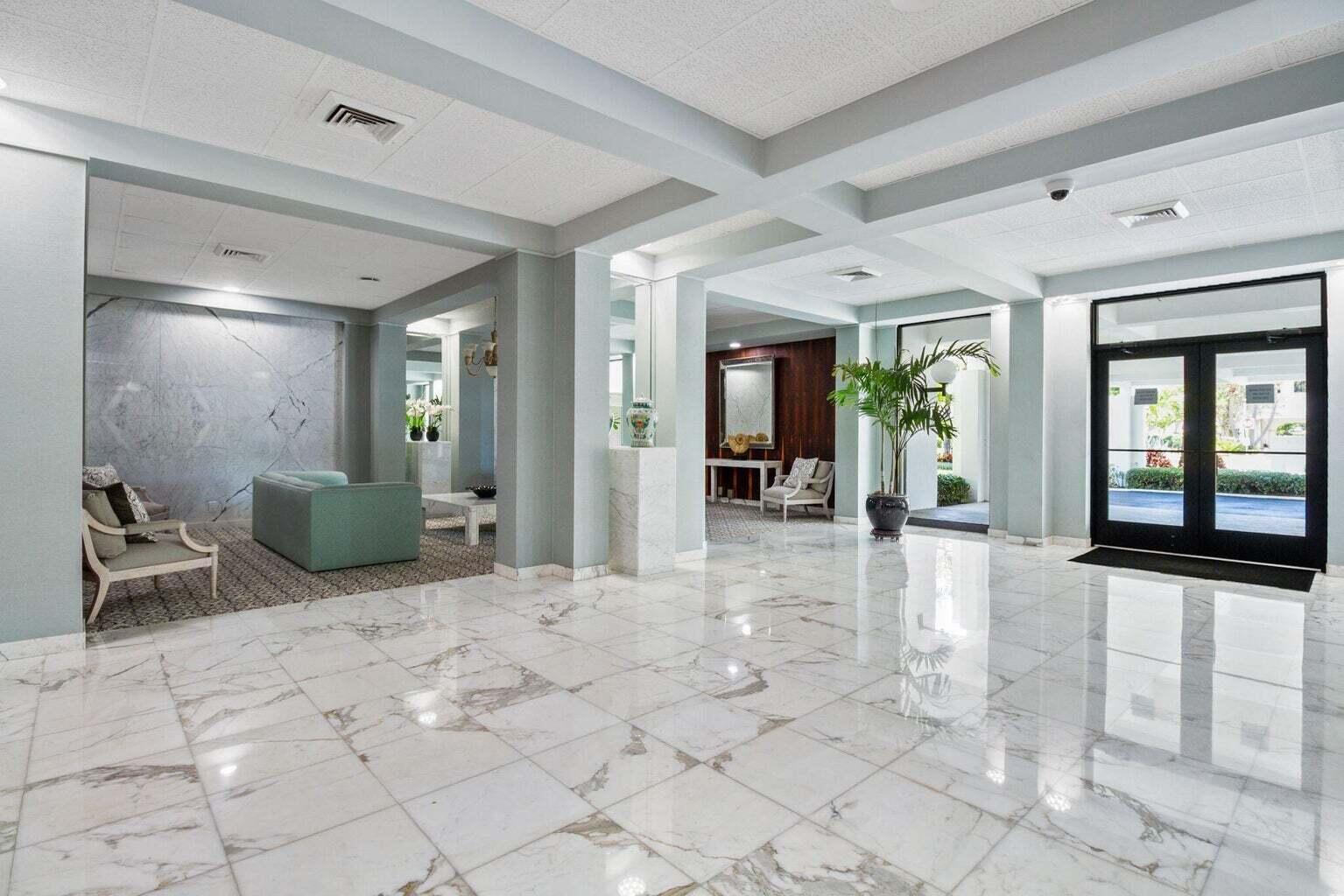 2860 South Ocean Boulevard, Unit 602 Palm Beach, FL 33480 - Photo 8 of 11 lapalma602lobby