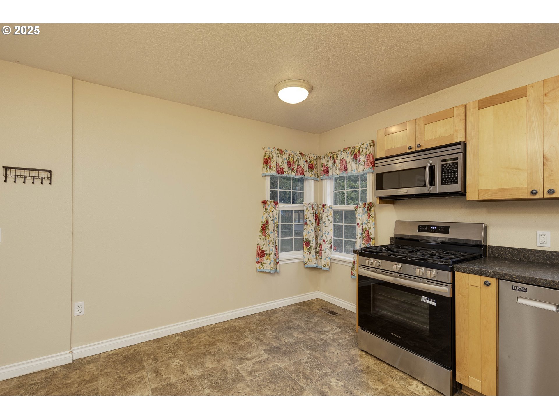 1535 Maple Street Forest Grove, OR 97116 - Photo 13 of 34