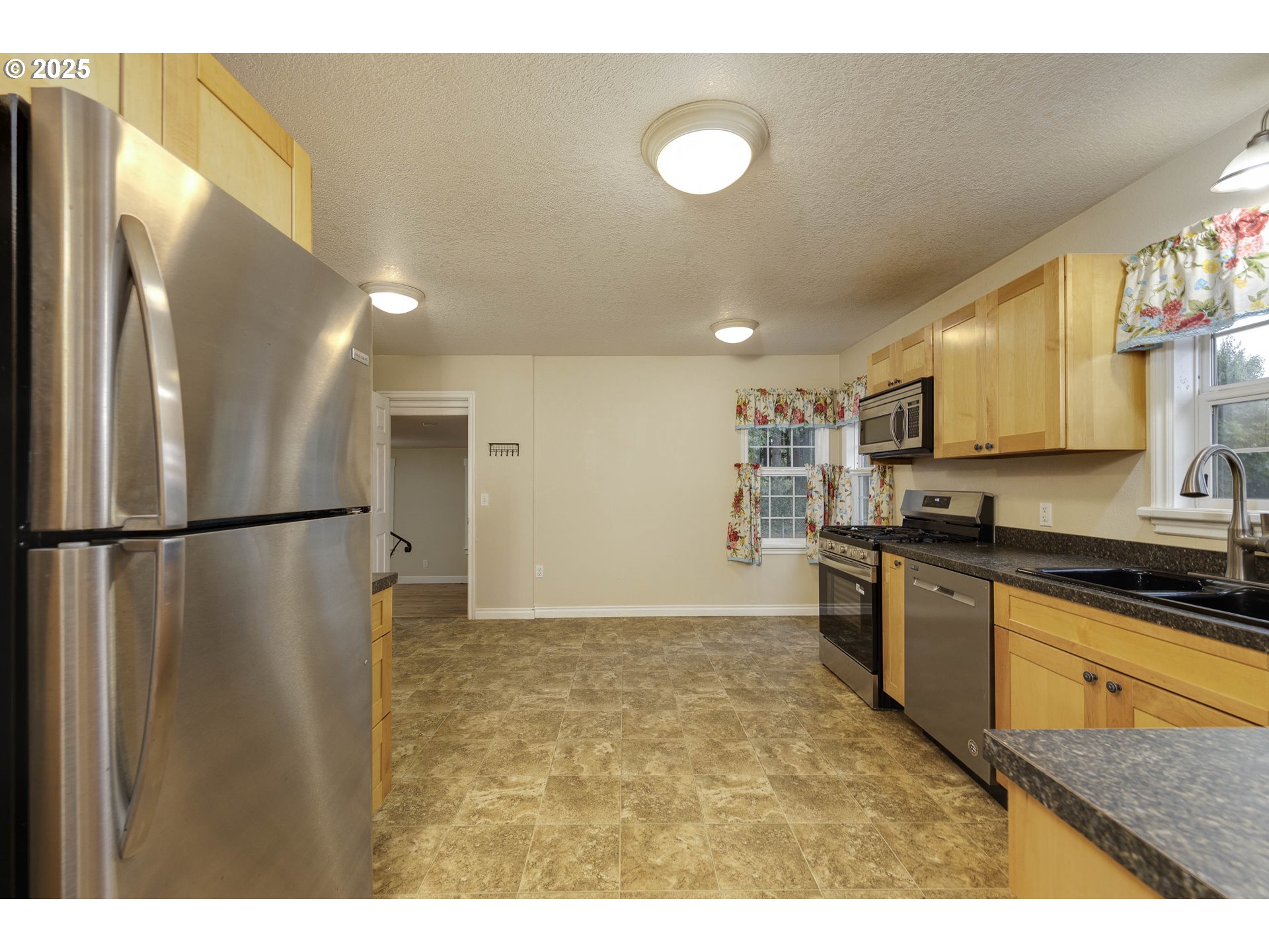 1535 Maple Street Forest Grove, OR 97116 - Photo 10 of 34