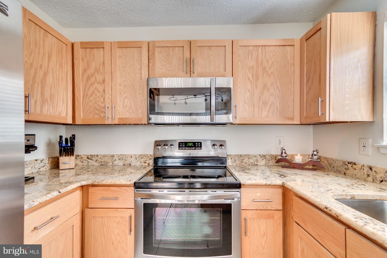 11031 Villaridge Court Reston, VA 20191 - Photo 15 of 38 Kitchen - Photo #3