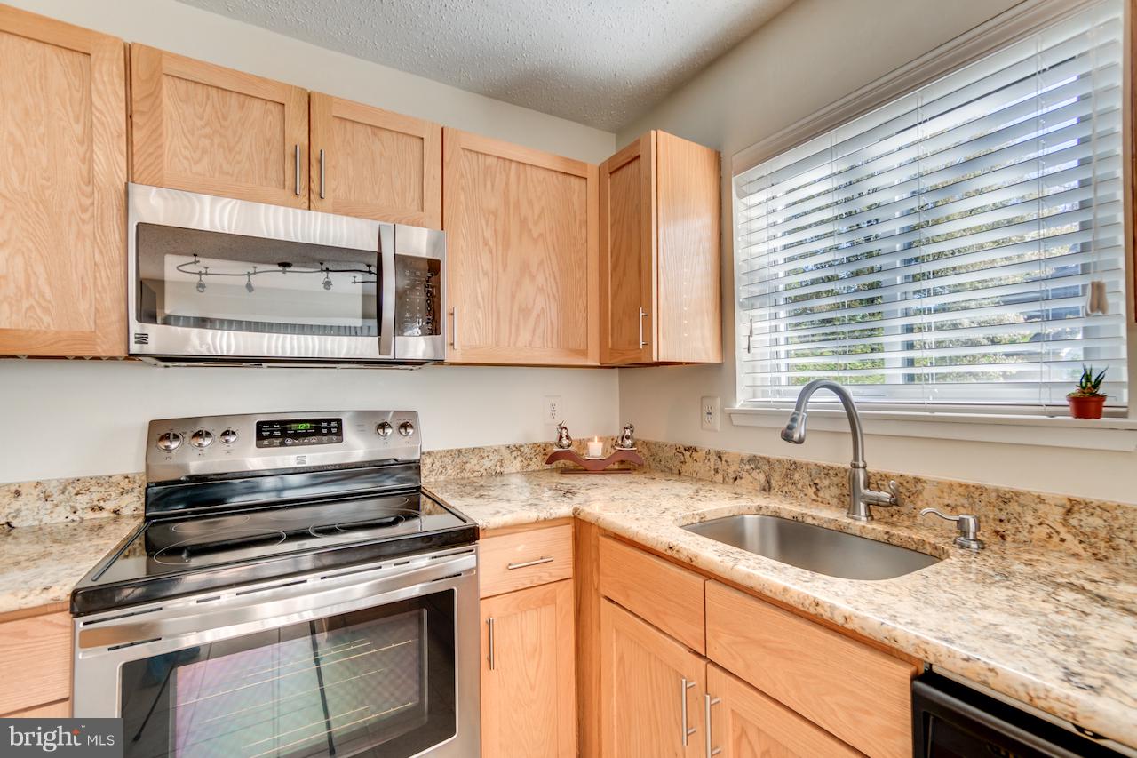 11031 Villaridge Court Reston, VA 20191 - Photo 16 of 38 Kitchen - Photo #4